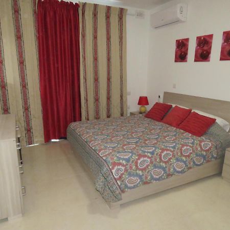 Aquamarine Sea Front Apartments - First Floor マルサスカーラ エクステリア 写真
