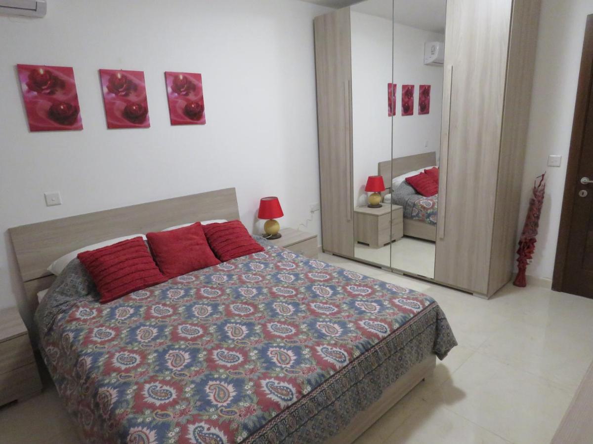 Aquamarine Sea Front Apartments - First Floor マルサスカーラ エクステリア 写真