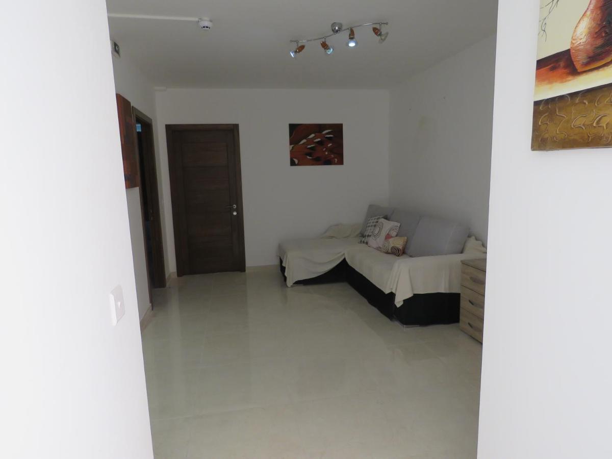 Aquamarine Sea Front Apartments - First Floor マルサスカーラ エクステリア 写真