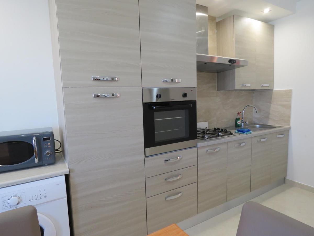Aquamarine Sea Front Apartments - First Floor マルサスカーラ エクステリア 写真