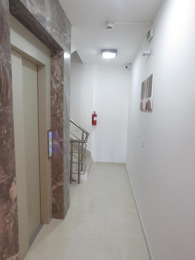 Aquamarine Sea Front Apartments - First Floor マルサスカーラ エクステリア 写真
